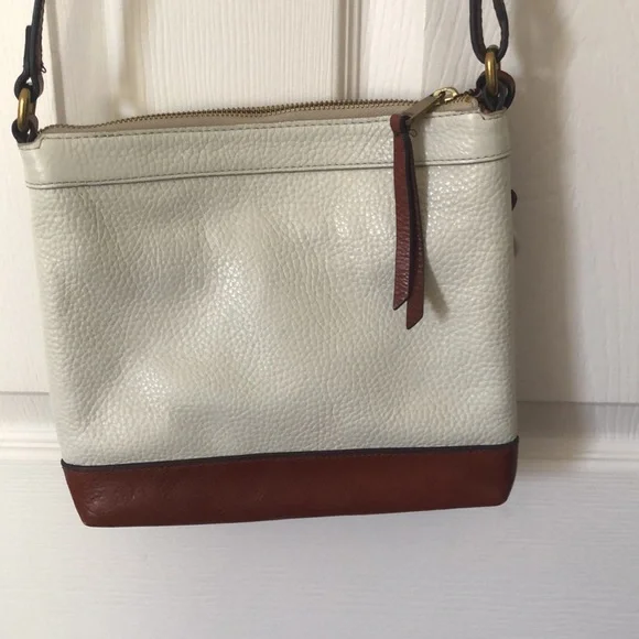 Fossil leather crossbody purse - Picture 2 of 4